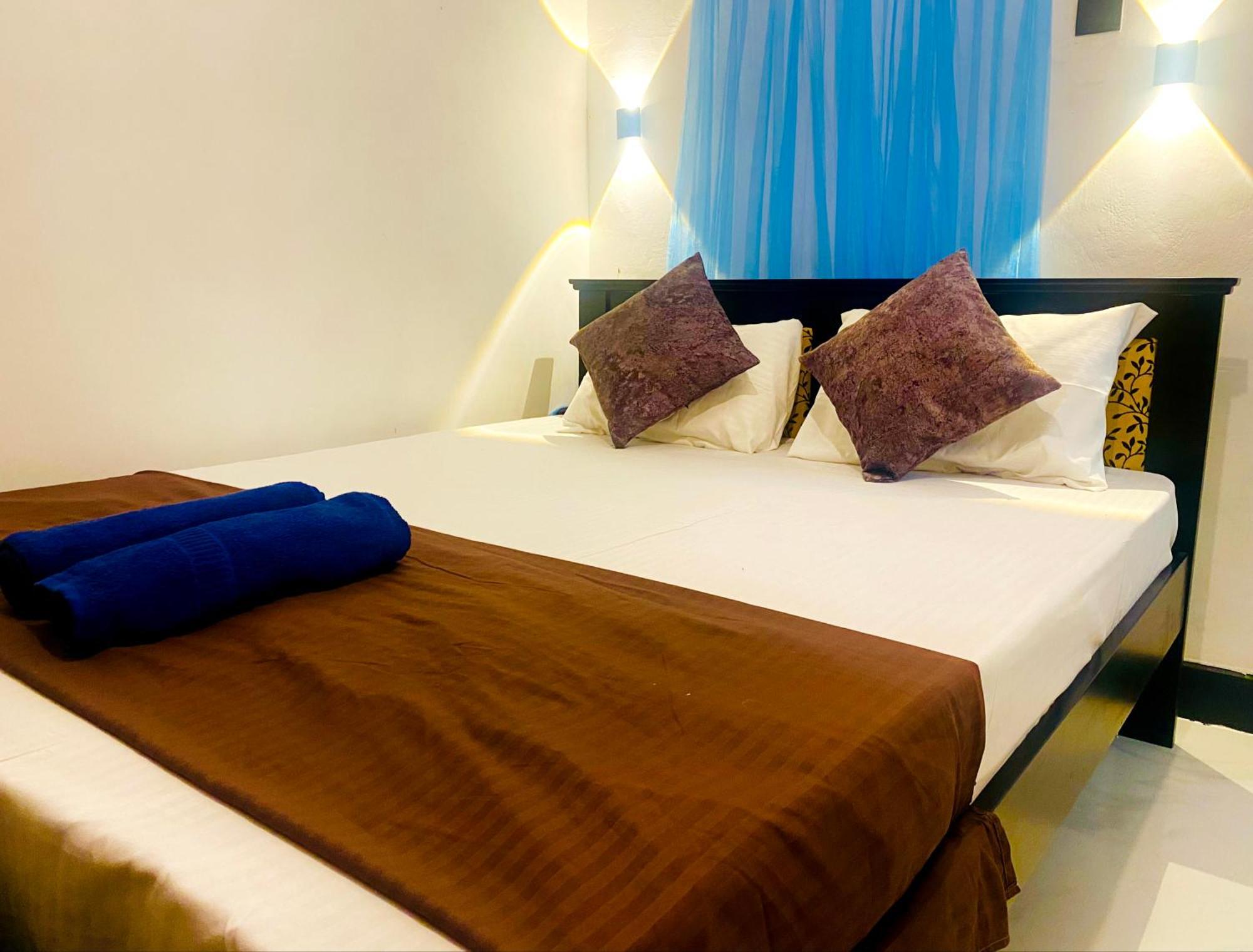 Fly Infinity - Home Stay แคนดี้ ภายนอก รูปภาพ