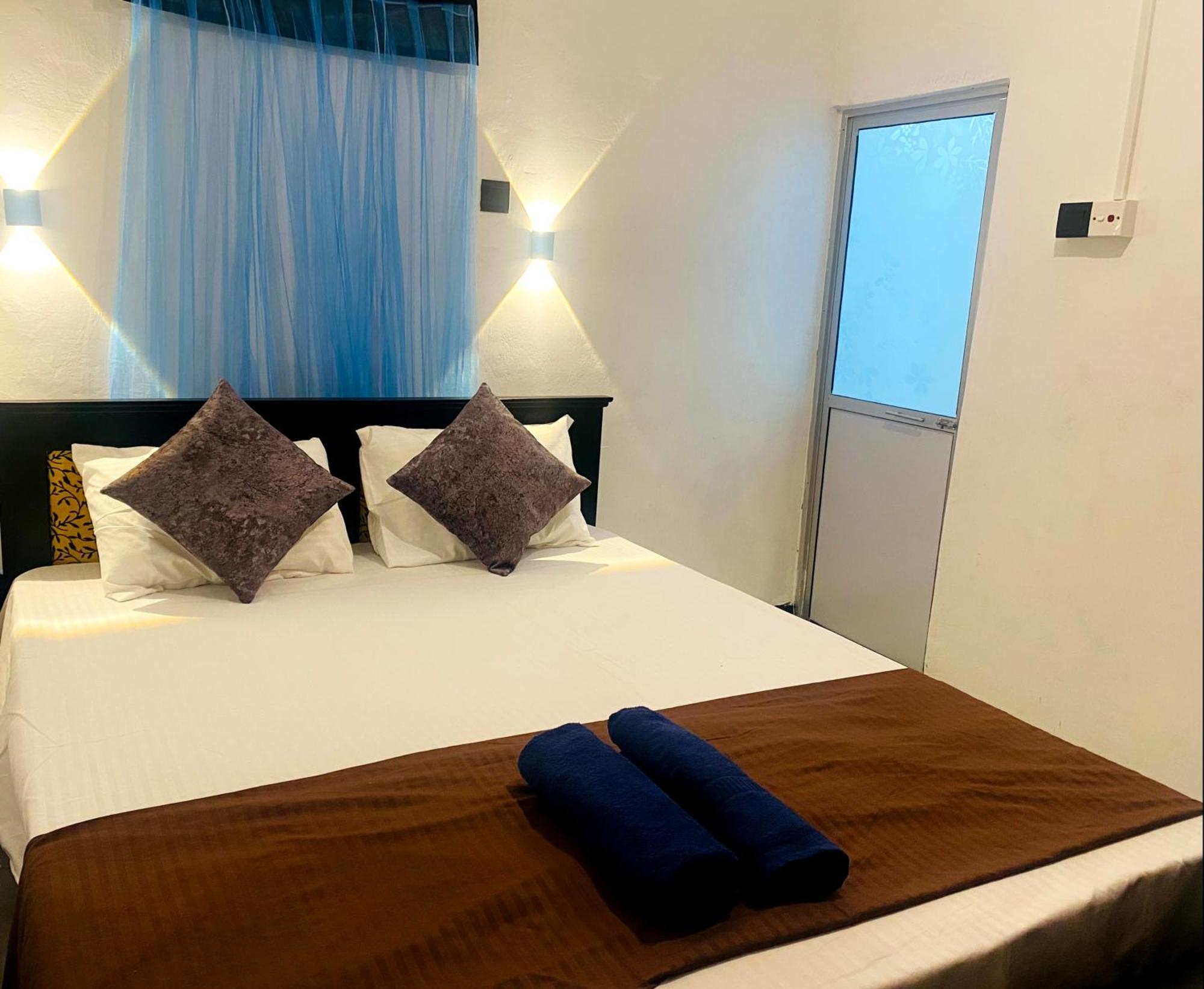 Fly Infinity - Home Stay แคนดี้ ภายนอก รูปภาพ