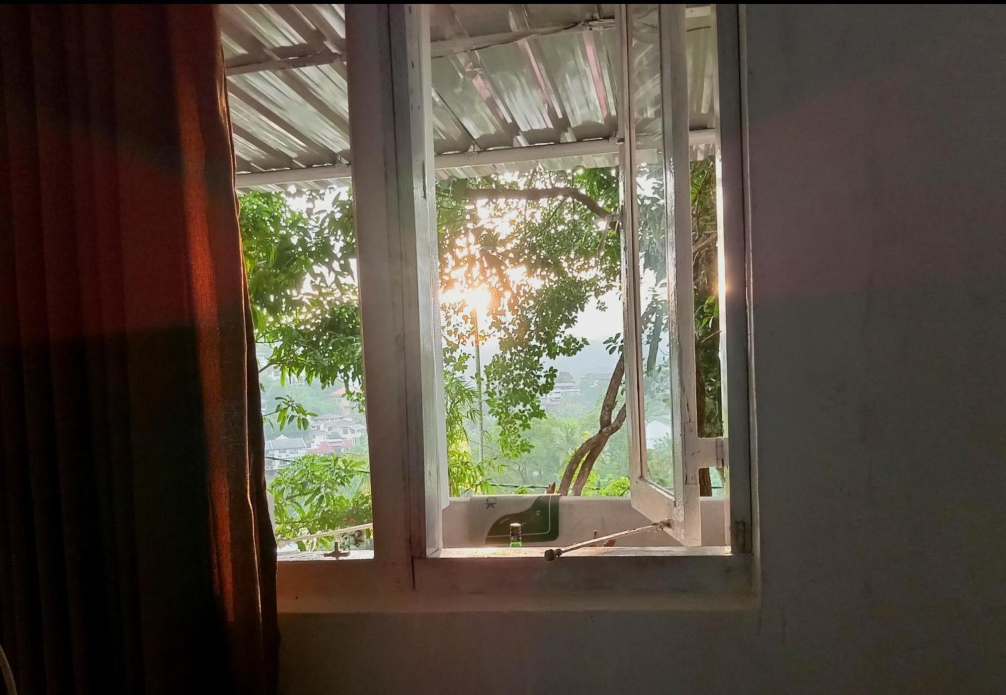 Fly Infinity - Home Stay แคนดี้ ภายนอก รูปภาพ