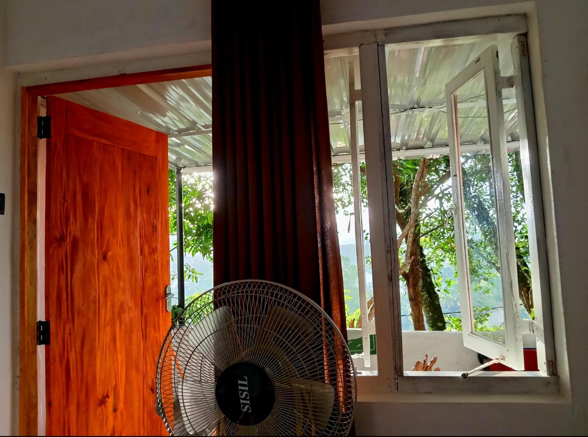 Fly Infinity - Home Stay แคนดี้ ภายนอก รูปภาพ