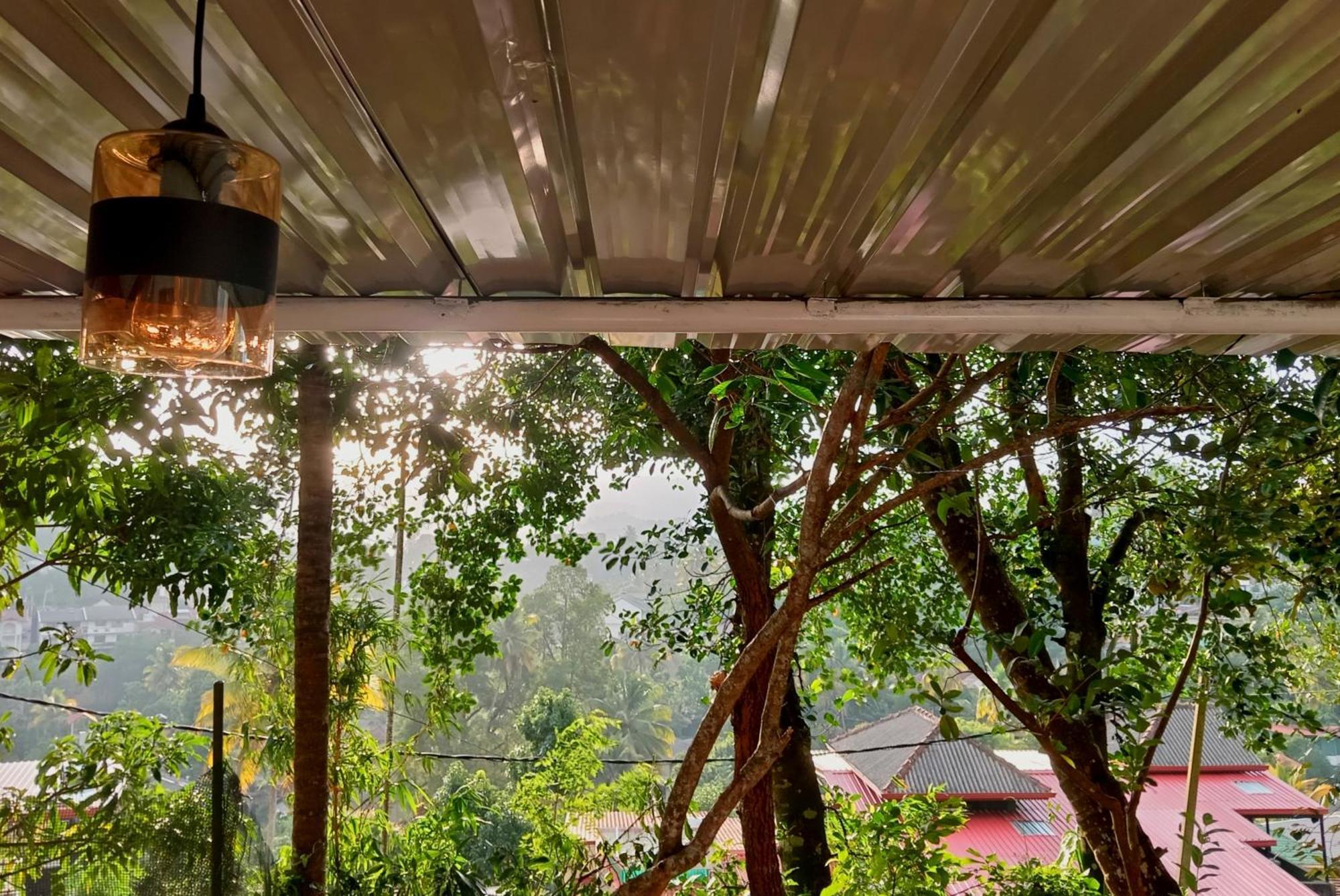 Fly Infinity - Home Stay แคนดี้ ภายนอก รูปภาพ