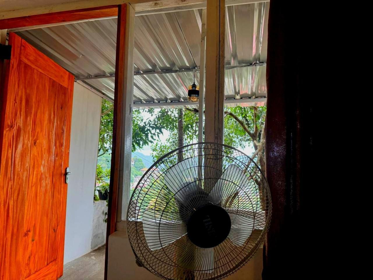Fly Infinity - Home Stay แคนดี้ ภายนอก รูปภาพ