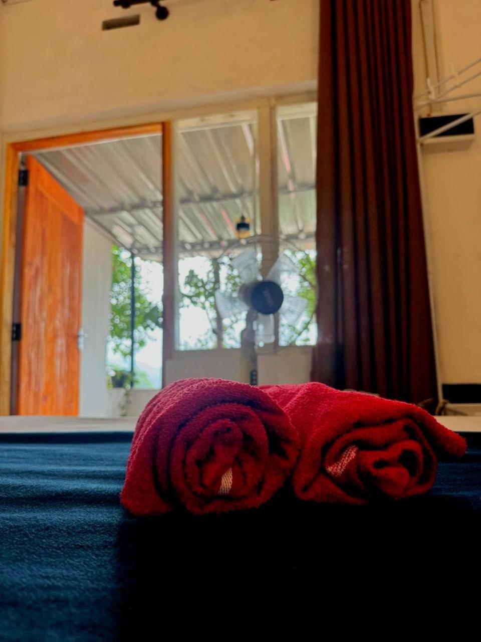 Fly Infinity - Home Stay แคนดี้ ภายนอก รูปภาพ