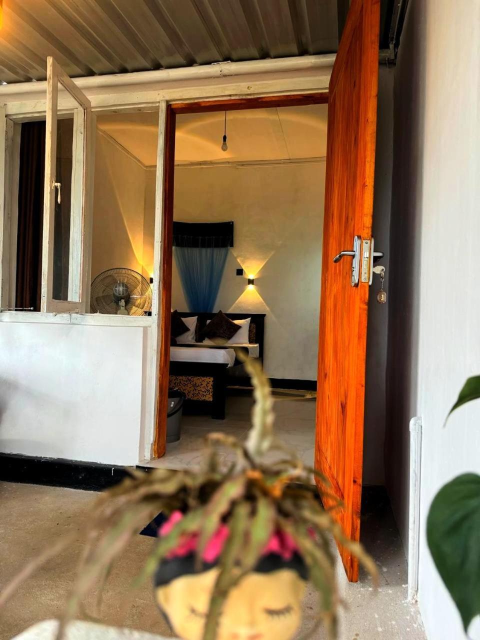 Fly Infinity - Home Stay แคนดี้ ภายนอก รูปภาพ