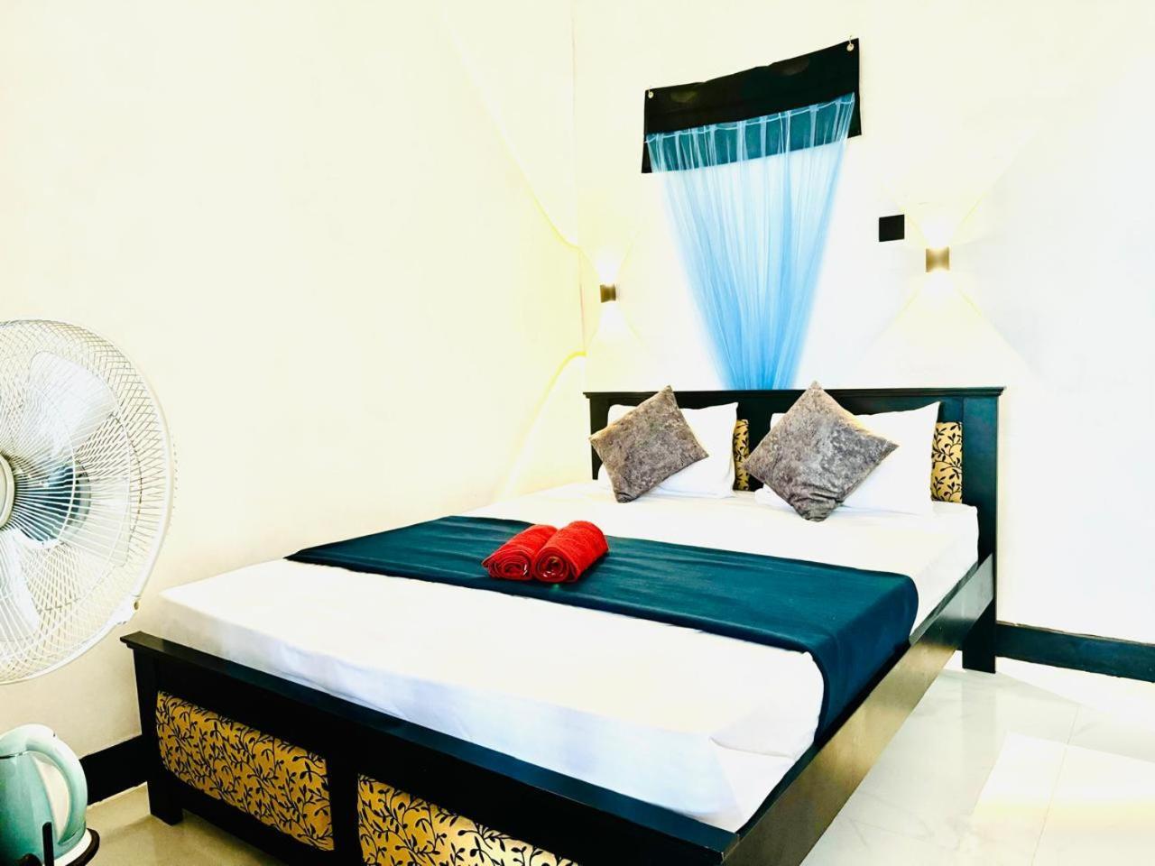 Fly Infinity - Home Stay แคนดี้ ภายนอก รูปภาพ